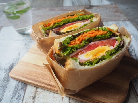 ボリューミー!萌え断サンドイッチ